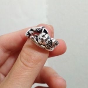 Stretching Cat Ring